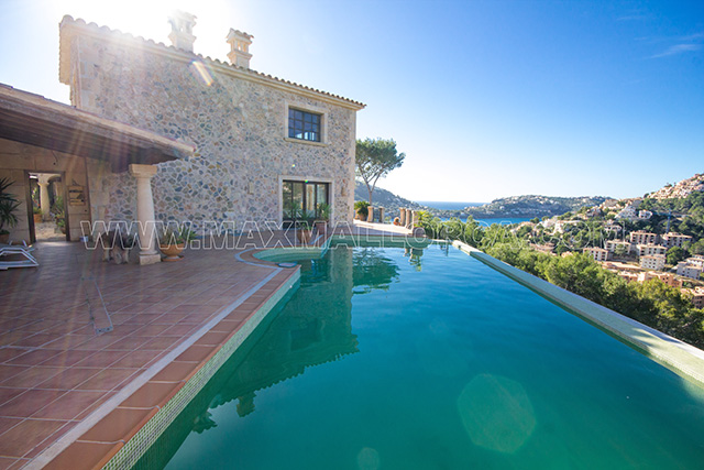 mallorca_villa_puerto_de_andratx_montport_first_location_real_estate_max_mallorca_makler_private_residence_003.jpg