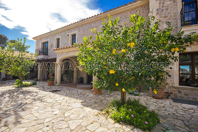 mallorca_villa_puerto_de_andratx_montport_first_location_real_estate_max_mallorca_makler_private_residence_024.jpg