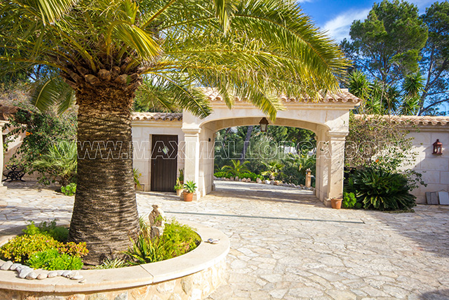 mallorca_villa_puerto_de_andratx_montport_first_location_real_estate_max_mallorca_makler_private_residence_027.jpg