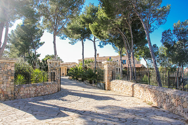 mallorca_villa_puerto_de_andratx_montport_first_location_real_estate_max_mallorca_makler_private_residence_028.jpg