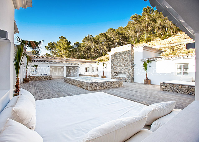 villa_casa_coco_sa_vinia_vinya_puerto_port_de_andratx_mallorca_real_estate_max_mallorca_first_class_location_private_residence_pool_luxury_property_13.jpg