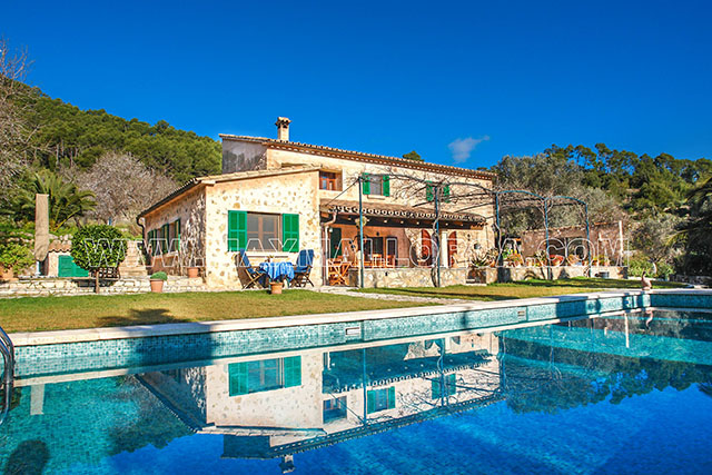 finca_mallorca_villa_puerto_andratx_land_garten_haus_pool_mandel_orangen_baum_1.jpg