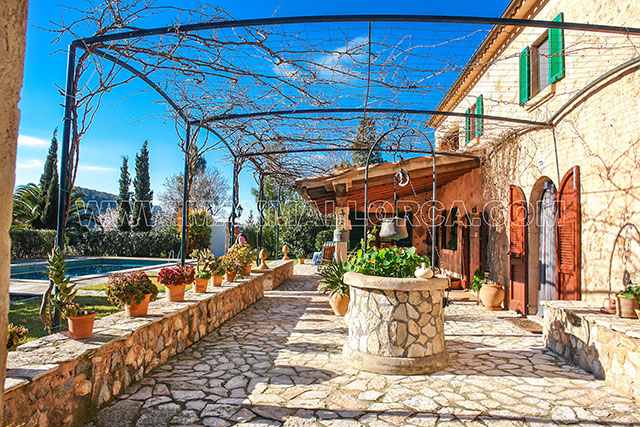 finca_mallorca_villa_puerto_andratx_land_garten_haus_pool_mandel_orangen_baum_11.jpg