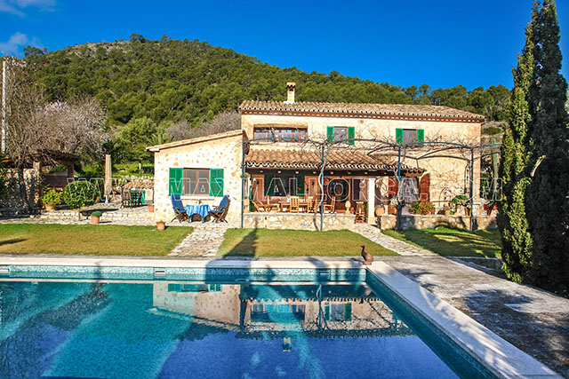 finca_mallorca_villa_puerto_andratx_land_garten_haus_pool_mandel_orangen_baum_26.jpg