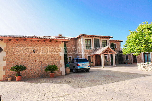 mallorca_villa_finca_land_gut_sitz_residence_private_palma_de_mallorca_les_grand_deux_golf_sonne_meer_sea_beach_puig_major_muro_playa_beach_strand_005.jpg