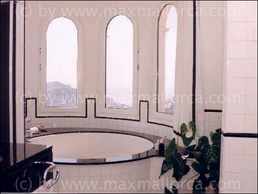 masterbath-panorama.jpg