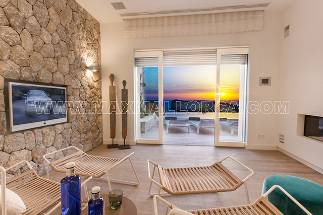 villa_puerto_andratx_puesta_del_sol_cala_llamp_mallorca_beach_club_sunset_max_mallorca_18.jpg