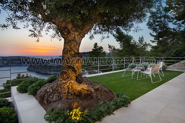 villa_puerto_andratx_puesta_del_sol_cala_llamp_mallorca_beach_club_sunset_max_mallorca_20.jpg