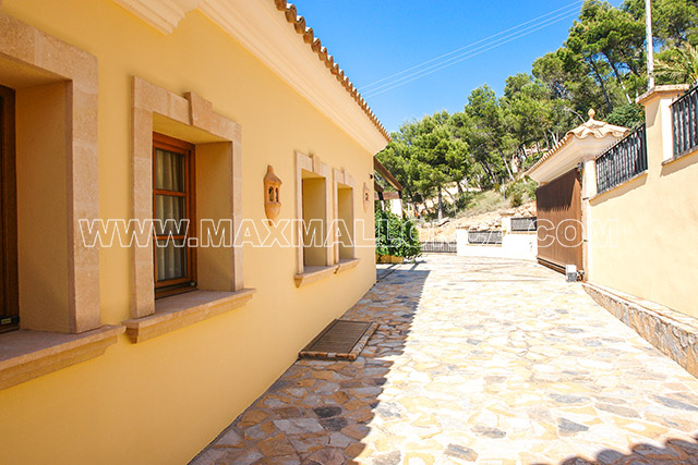 villa_puerto_andratx_mallorca_sun_set_marmacen_real_estate_immobilie_makler_max_mallorca_first_class_location_residence_private_property_sea_view_11.jpg