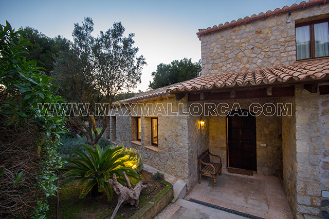 mallorca_villa_puerto_andratx_la_mola_sea_view_pool_port_andratx_real_estate_property_first_class_23a.jpg