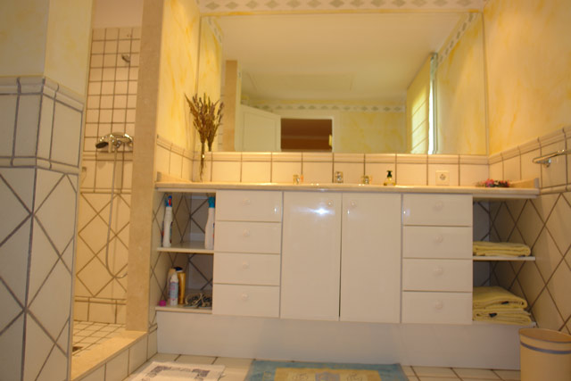 bathroom-3.jpg